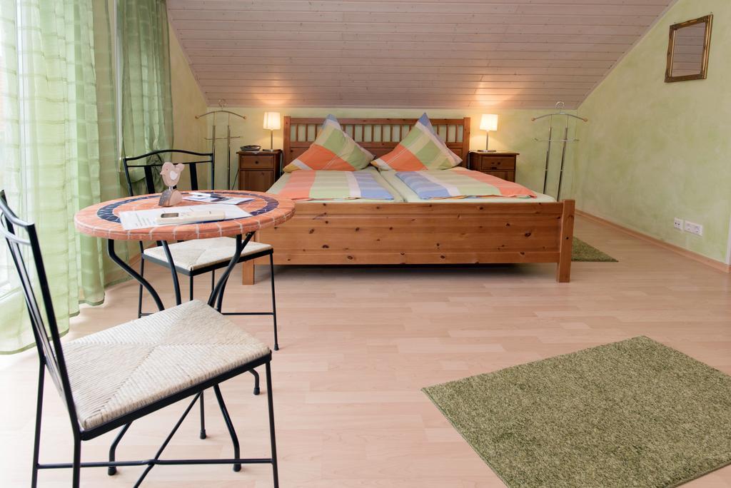 Gaestehaus Hauser Руст Екстериор снимка